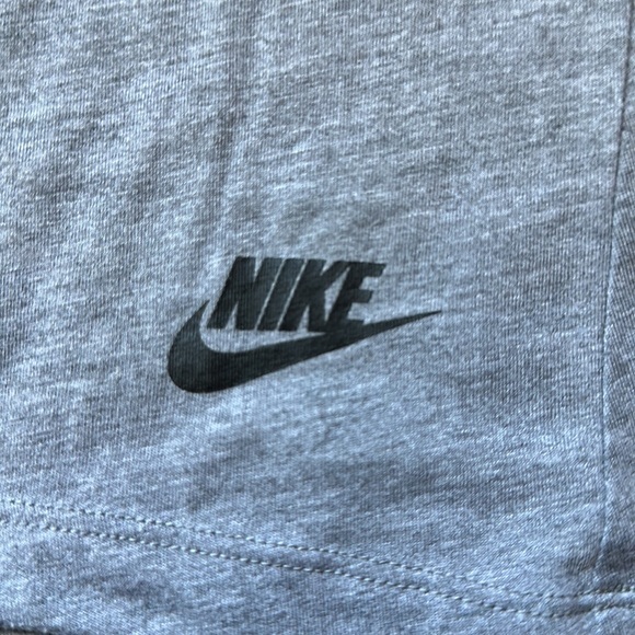 Nike work out tank - Picture 3 of 4